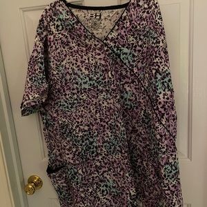 Set of 5 plus scrub tops